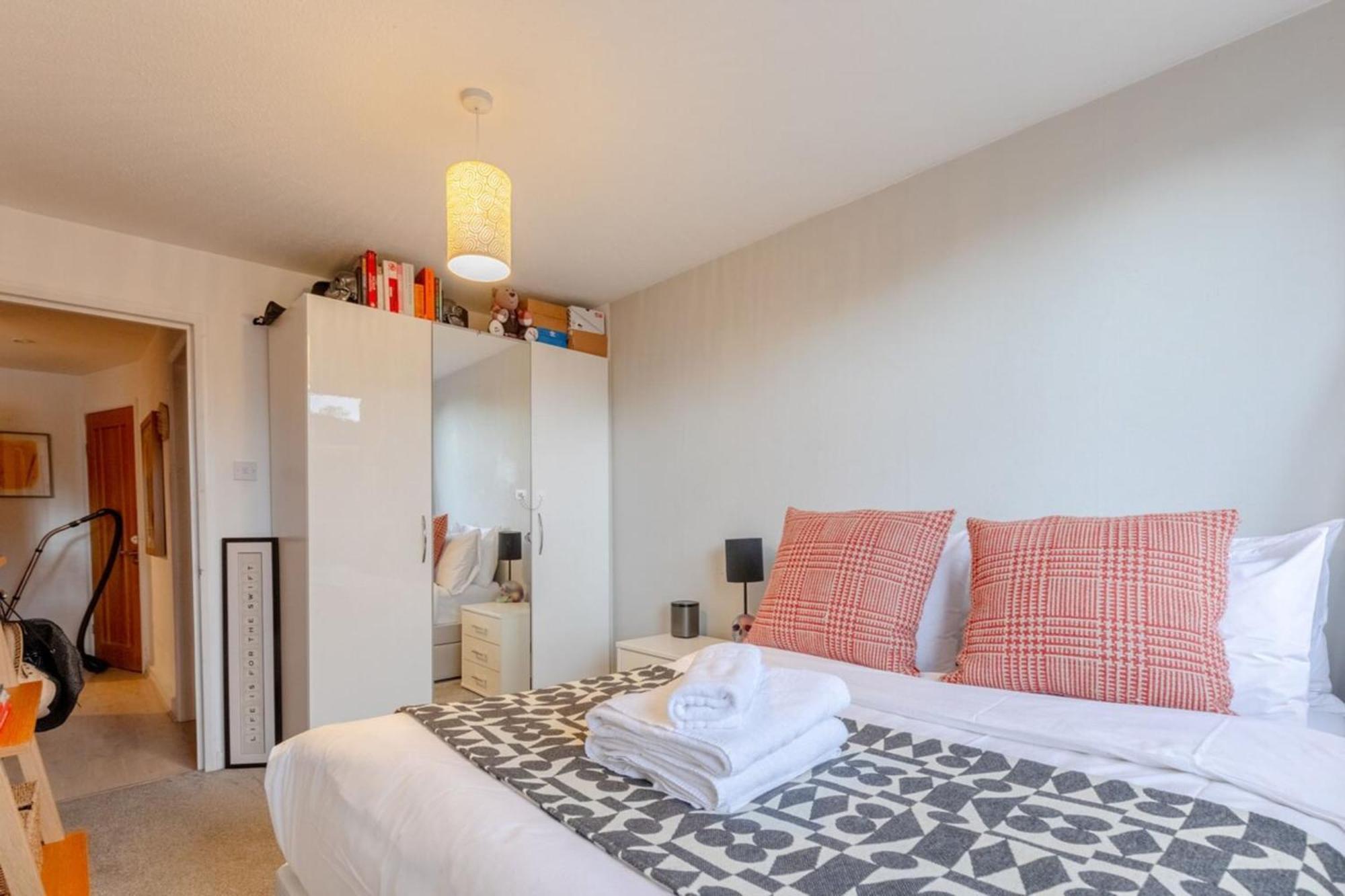 Stunning 1bd Flat W Garden Area Kentish Town! London