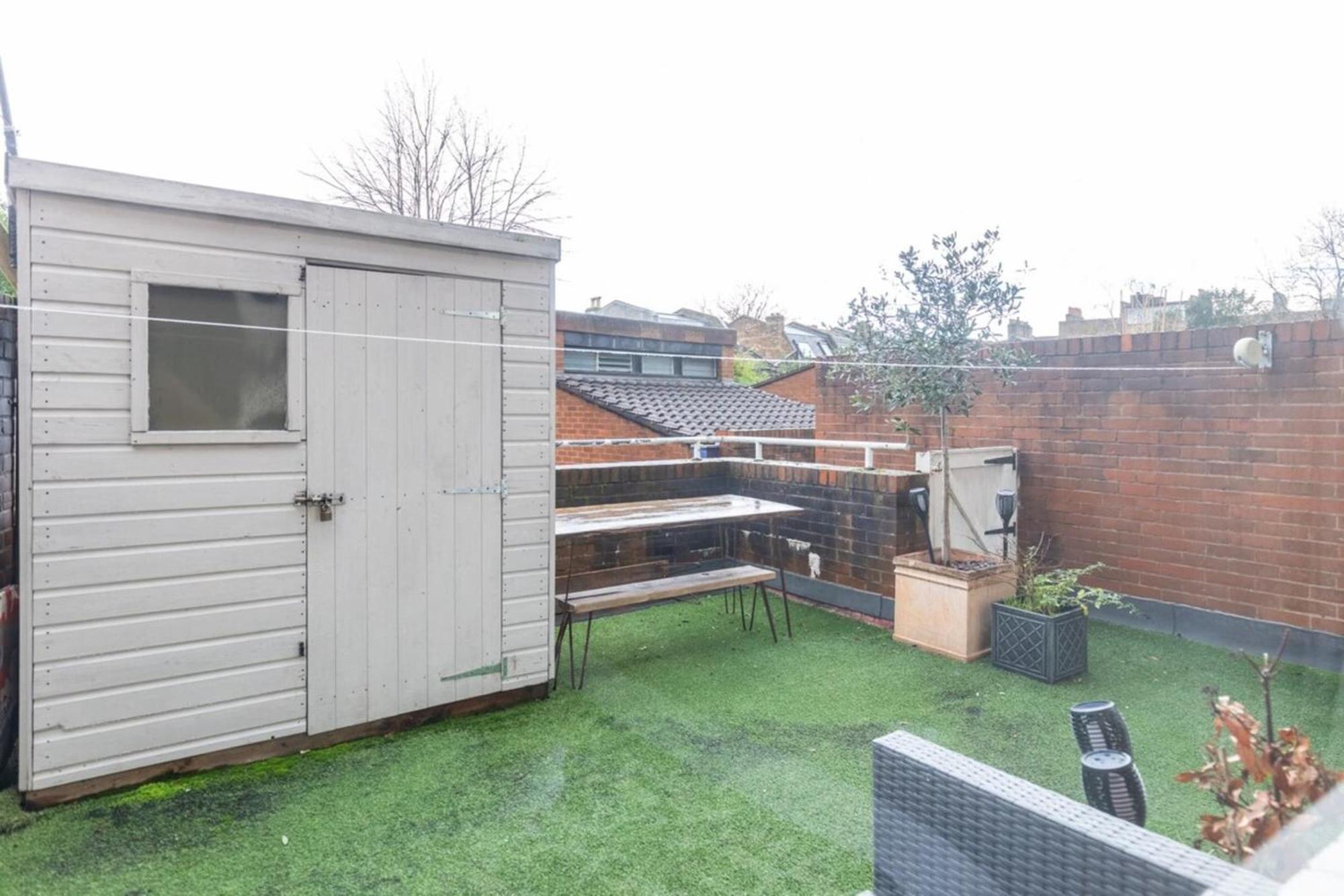 Apartment Stunning 1bd Flat W Garden Area Kentish Town! London